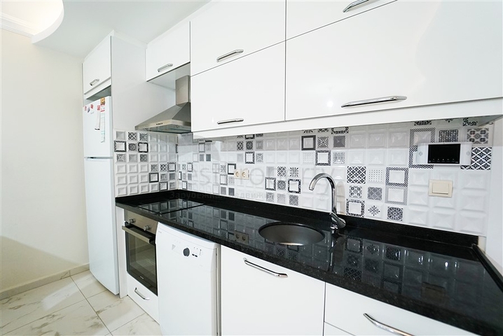 شقة جديدة غرفة وصالة - مفروشة -في محمودلار / الانيا 