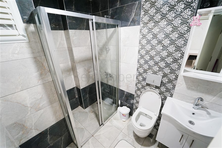 شقة جديدة غرفة وصالة - مفروشة -في محمودلار / الانيا 