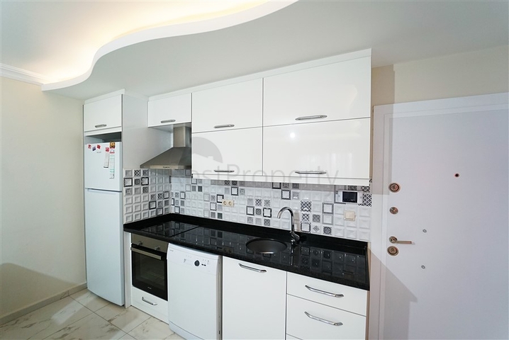 شقة جديدة غرفة وصالة - مفروشة -في محمودلار / الانيا 