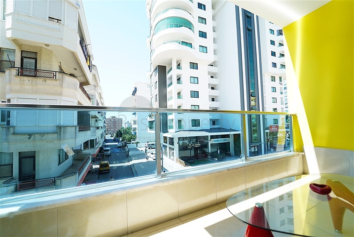 شقة جديدة غرفة وصالة - مفروشة -في محمودلار / الانيا 