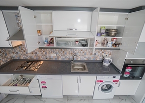 شقة غرفتين وصالة في محمودلار - مفروشة -ضمن مجمع حديث - محمودلار / الانيا 