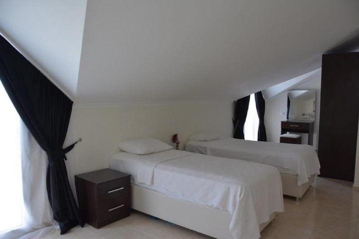 فيلا فاخرة مؤثثة بالكامل للبيع في فتحية 