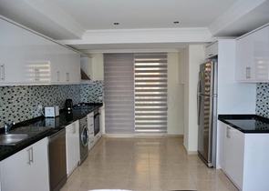 فيلا فاخرة مؤثثة بالكامل للبيع في فتحية 