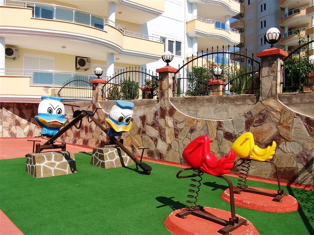 شقة اطلالة بحر في الانيا - تراس واسع - تصميم 1+2 - في محمودلار / الانيا 