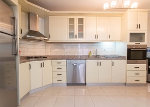 شقة اطلالة بحر في الانيا - تراس واسع - تصميم 1+2 - في محمودلار / الانيا 