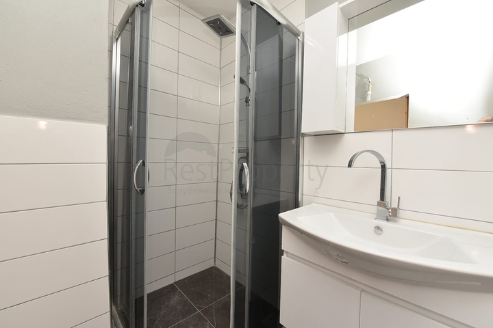 شقة للبيع قريبة من شاطئ كليوباترا - تصميم 2 غرفة وصالة 