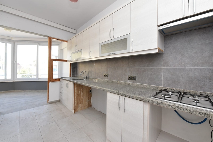 شقة للبيع قريبة من شاطئ كليوباترا - تصميم 2 غرفة وصالة 