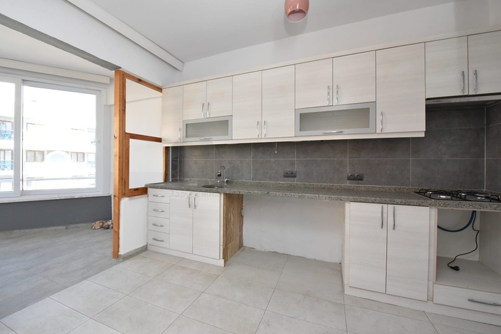 شقة للبيع قريبة من شاطئ كليوباترا - تصميم 2 غرفة وصالة 