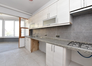 شقة للبيع قريبة من شاطئ كليوباترا - تصميم 2 غرفة وصالة 