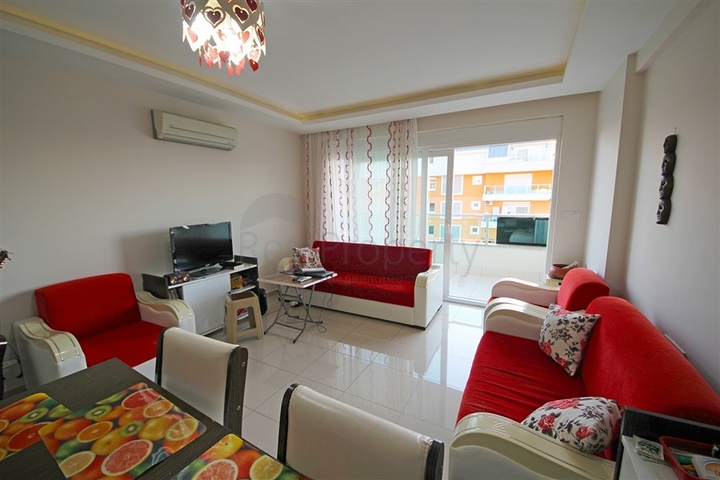 شقة اطلالة بحر في محمودلار - غرفة وصالة ضمن مجمع حديث -محمودلار / الانيا 