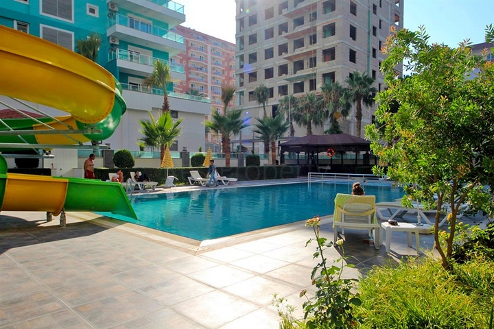 شقة اطلالة بحر في محمودلار - غرفة وصالة ضمن مجمع حديث -محمودلار / الانيا 