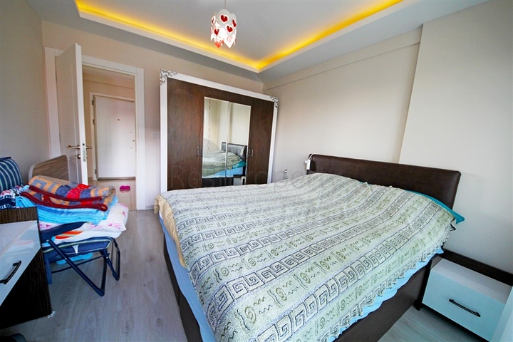 شقة اطلالة بحر في محمودلار - غرفة وصالة ضمن مجمع حديث -محمودلار / الانيا 