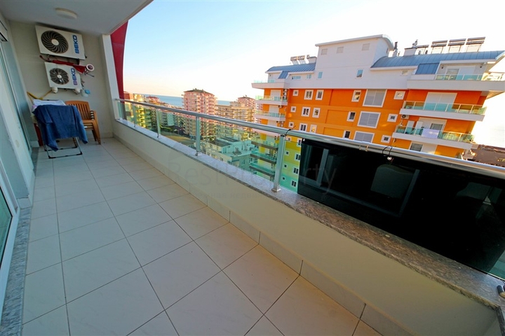 شقة اطلالة بحر في محمودلار - غرفة وصالة ضمن مجمع حديث -محمودلار / الانيا 