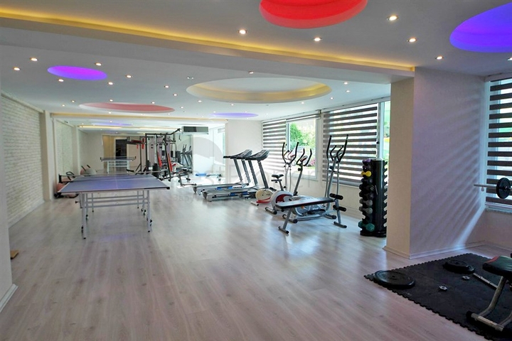 شقة اطلالة بحر في محمودلار - غرفة وصالة ضمن مجمع حديث -محمودلار / الانيا 