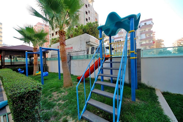 شقة اطلالة بحر في محمودلار - غرفة وصالة ضمن مجمع حديث -محمودلار / الانيا 