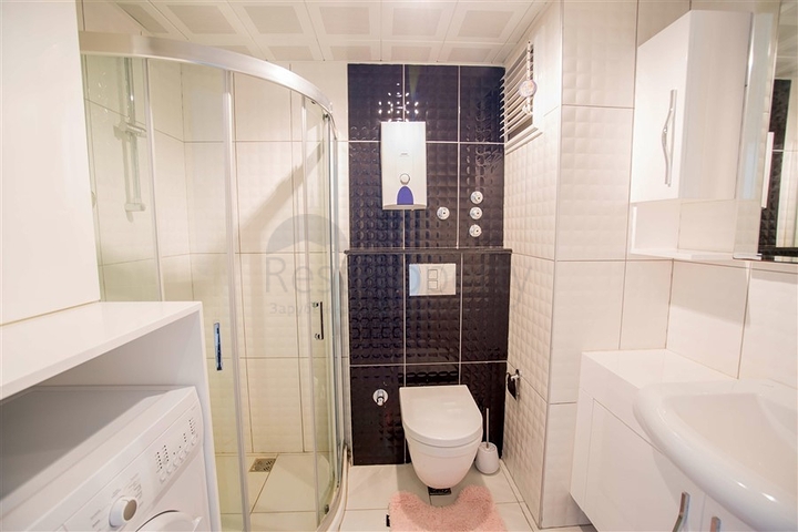 شقة اطلالة بحر في محمودلار - غرفة وصالة ضمن مجمع حديث -محمودلار / الانيا 