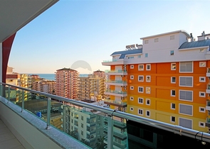 شقة اطلالة بحر في محمودلار - غرفة وصالة ضمن مجمع حديث -محمودلار / الانيا 