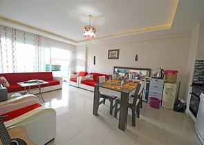 شقة اطلالة بحر في محمودلار - غرفة وصالة ضمن مجمع حديث -محمودلار / الانيا 