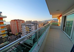 شقة اطلالة بحر في محمودلار - غرفة وصالة ضمن مجمع حديث -محمودلار / الانيا 