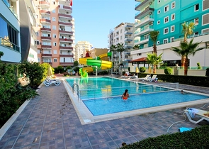 شقة اطلالة بحر في محمودلار - غرفة وصالة ضمن مجمع حديث -محمودلار / الانيا 