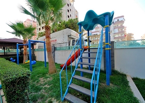 شقة اطلالة بحر في محمودلار - غرفة وصالة ضمن مجمع حديث -محمودلار / الانيا 