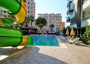 شقة اطلالة بحر في محمودلار - غرفة وصالة ضمن مجمع حديث -محمودلار / الانيا 