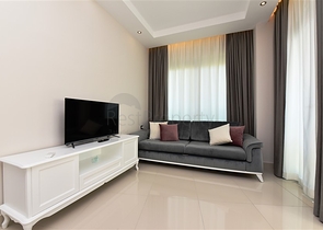 اطلالة على الفابة -شقة غرفة وصالة مفروشة -ضمن مجمع حديث في افسلار / الانيا 