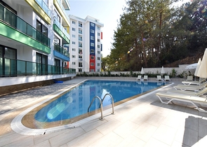 اطلالة على الفابة -شقة غرفة وصالة مفروشة -ضمن مجمع حديث في افسلار / الانيا 