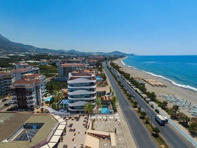 شقق اطلالة بحر مباشرة في الانيا - مجمع قيد الانشاء - في كاستل / الانيا 