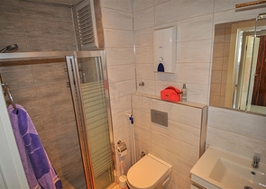 شقة اطلالة بحر في محمودلار - غرفة وصالة مفروشة - في مدينة الانيا 