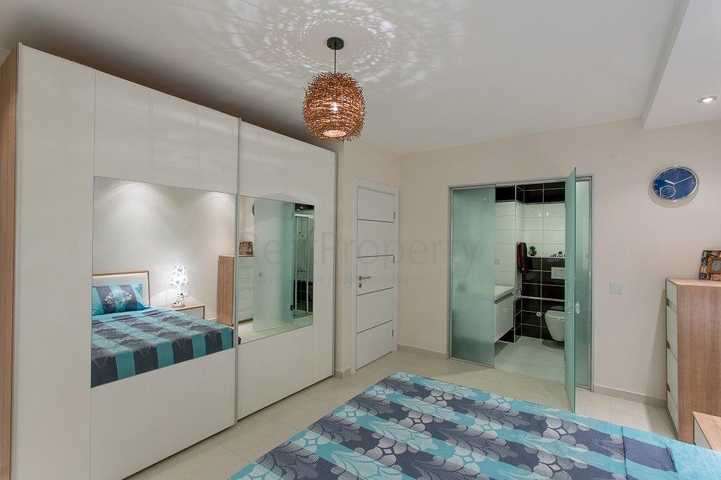 مجمع عصري بخيارات متعددة في ألانيا 