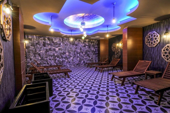 مجمع عصري بخيارات متعددة في ألانيا 