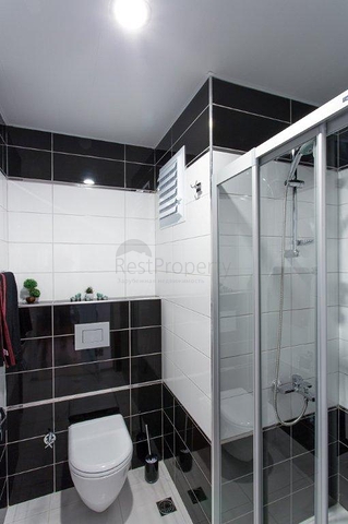 مجمع عصري بخيارات متعددة في ألانيا 