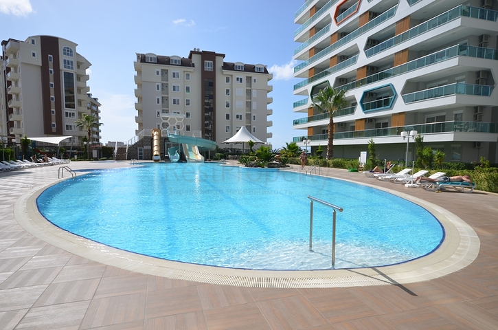 مجمع عصري بخيارات متعددة في ألانيا 