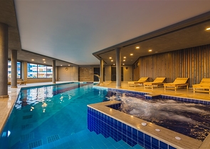 شقق فاخرة للبيع في الانيا - غرفة وصالة مفروشة -ضمن مجمع 5 نجوم -في كارجيجاك / الانيا 