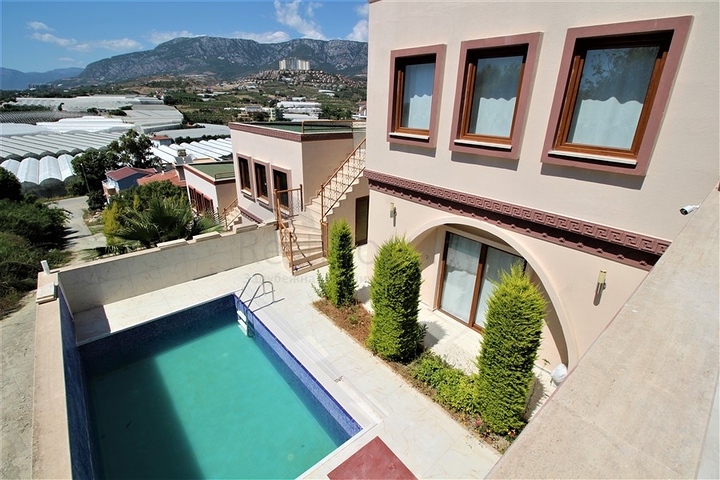 فلل للبيع في الانيا - فيلا مستقلة مع مسبح خاص -بسعر مناسب -في كارجيجاك / الانيا 