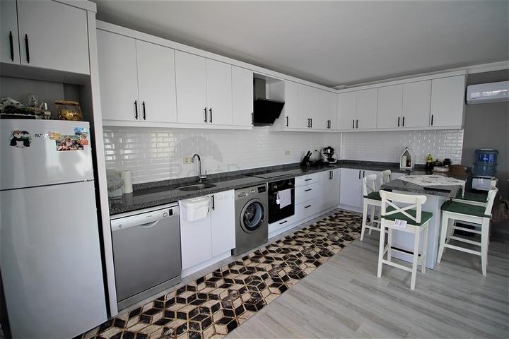 فلل للبيع في الانيا - فيلا مستقلة مع مسبح خاص -بسعر مناسب -في كارجيجاك / الانيا 