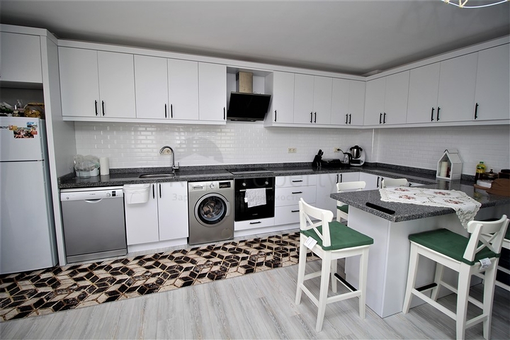 فلل للبيع في الانيا - فيلا مستقلة مع مسبح خاص -بسعر مناسب -في كارجيجاك / الانيا 