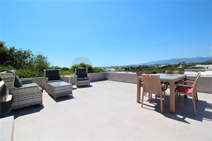 فلل للبيع في الانيا - فيلا مستقلة مع مسبح خاص -بسعر مناسب -في كارجيجاك / الانيا 