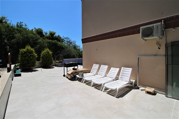 فلل للبيع في الانيا - فيلا مستقلة مع مسبح خاص -بسعر مناسب -في كارجيجاك / الانيا 