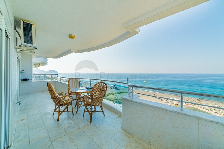 شقق على البحر في الانيا - غرفتين وصالة -مفروشة - ضمن مجمع على البحر مباشرة -في محمودلار / الانيا 