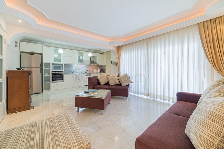 شقق على البحر في الانيا - غرفتين وصالة -مفروشة - ضمن مجمع على البحر مباشرة -في محمودلار / الانيا 