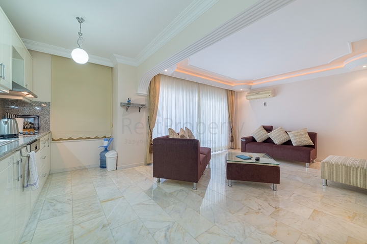 شقق على البحر في الانيا - غرفتين وصالة -مفروشة - ضمن مجمع على البحر مباشرة -في محمودلار / الانيا 