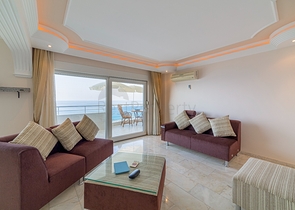 شقق على البحر في الانيا - غرفتين وصالة -مفروشة - ضمن مجمع على البحر مباشرة -في محمودلار / الانيا 