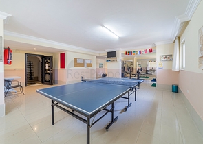 شقق على البحر في الانيا - غرفتين وصالة -مفروشة - ضمن مجمع على البحر مباشرة -في محمودلار / الانيا 