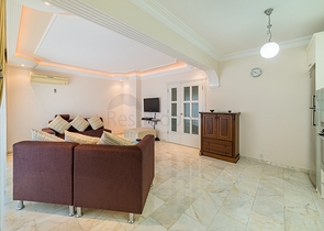 شقق على البحر في الانيا - غرفتين وصالة -مفروشة - ضمن مجمع على البحر مباشرة -في محمودلار / الانيا 