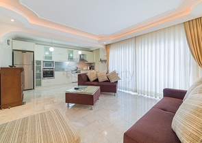 شقق على البحر في الانيا - غرفتين وصالة -مفروشة - ضمن مجمع على البحر مباشرة -في محمودلار / الانيا 