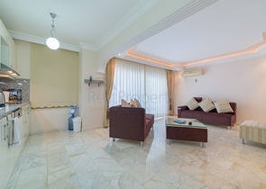 شقق على البحر في الانيا - غرفتين وصالة -مفروشة - ضمن مجمع على البحر مباشرة -في محمودلار / الانيا 