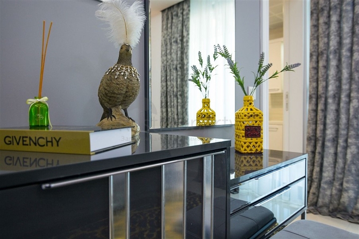 شقة فاخرة قريبة من البحر -تصميم 2 غرفة وصالة -في محمودلار / الانيا 