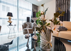 شقة فاخرة قريبة من البحر -تصميم 2 غرفة وصالة -في محمودلار / الانيا 